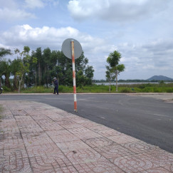 Lô gốc Hồ sinh thái 400m2 TC 860 triệu sổ riêng Lô gốc Hồ sinh thái 400m2 TC 860 triệu sổ riêng