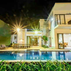 DUY NHẤT BIỆT THỰ CĂN GÓC CÓ HỒ BƠI, CÓ BÃI BIỂN RIÊNG TẠI VŨNG TÀU- KHÔNG GẦN CŨNG KHÔNG XA  DUY NHẤT BIỆT THỰ CĂN GÓC CÓ HỒ BƠI, CÓ BÃI BIỂN RIÊNG TẠI VŨNG TÀU- KHÔNG GẦN CŨNG KHÔNG XA
