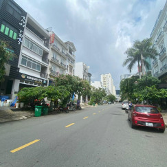 Bán nhà phồ Hưng Gia PMH Q7 giá chỉ có 28,5tỷ full nội thất đẹp, có thang máy. Bán nhà phồ Hưng Gia PMH Q7 giá chỉ có 28,5tỷ full nội thất đẹp, có thang máy.